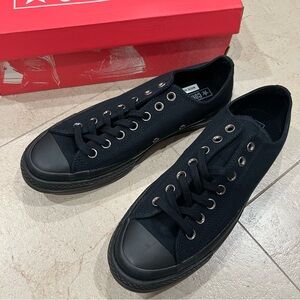 Converse Chuck Taylor All Star 70 Low 153878C Men’s 9 New in box Triple Black